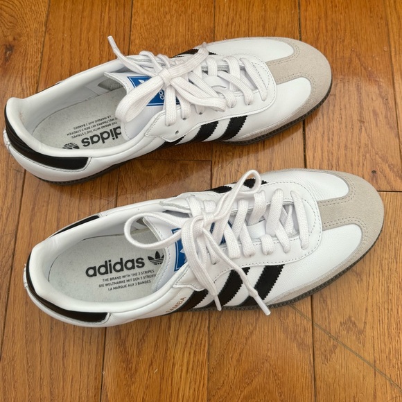 Women’s Adidas Smabas size 9 - Picture 1 of 3